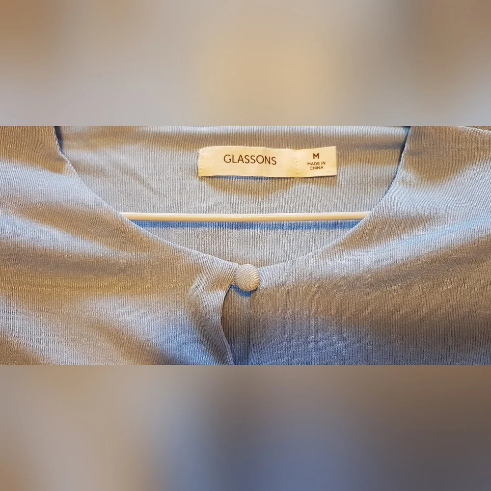 ⭐Host Pick⭐ Pale pastel blue stretch Glassons top M - Picture 4 of 5